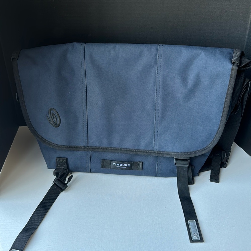 Timbuk2 Classic Messenger Bag (dark blue)